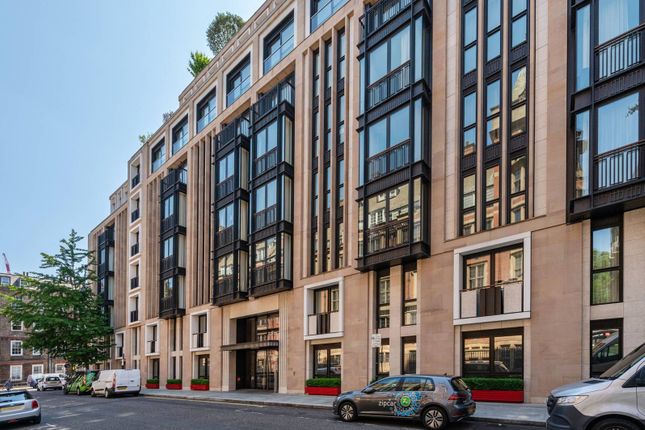 Thumbnail Flat for sale in Lincoln Square, Holborn, London