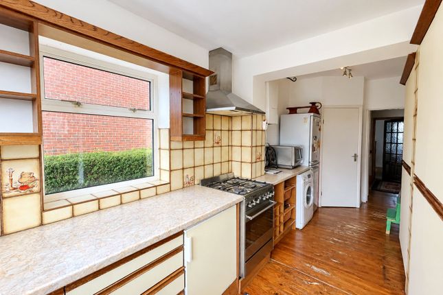 46, Cartledge Lane, Dronfield photo 2