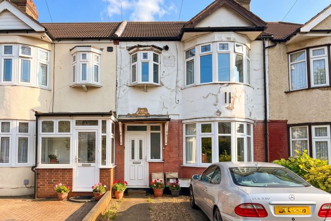 25, St Leonards Gardens, Ilford photo 2