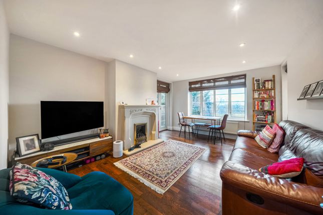 Flat 6, Tyler House,, Wat Tyler Road, London photo 2
