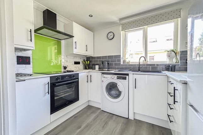 Flat 2, 73A, Preston Road, Weymouth photo 4