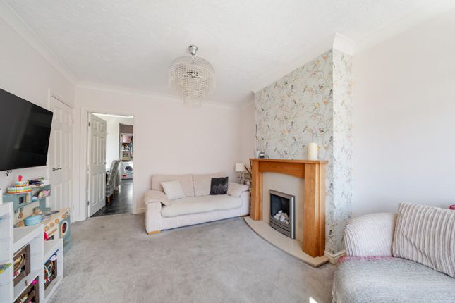 64, Aston Road, Hull photo 3