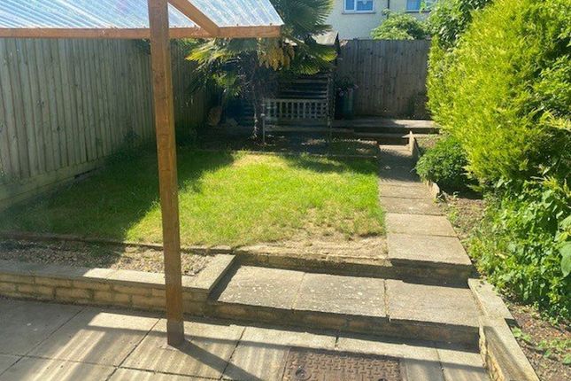 30, Birch Road, Northants photo 4