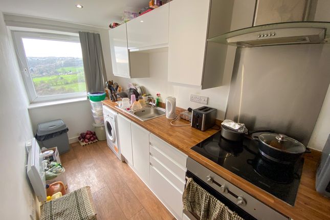 Flat for sale in Wheatley Court, Halifax