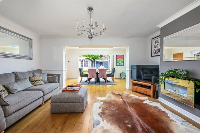 2, Whitehill Close, Surrey photo 3