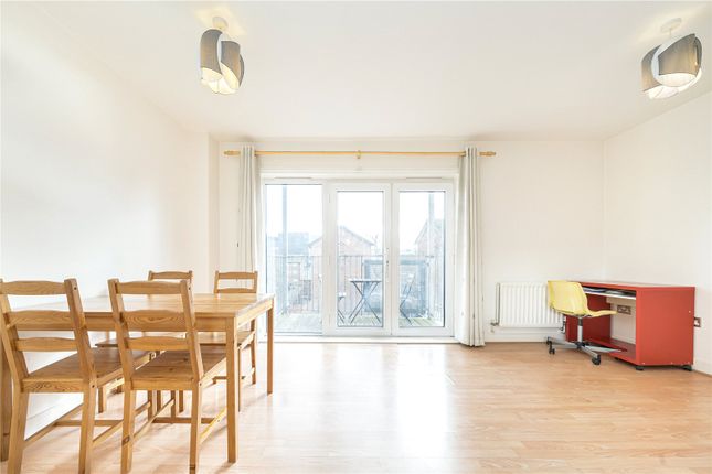 11, Estella Apartments, London photo 4