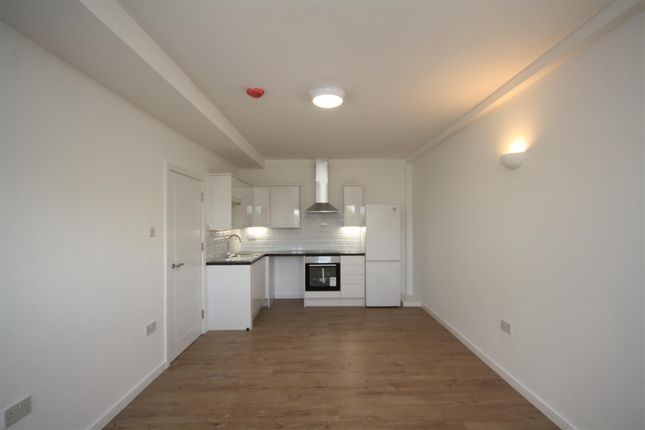 Thumbnail Mews house to rent in Turners Hill, Cheshunt, Waltham Cross