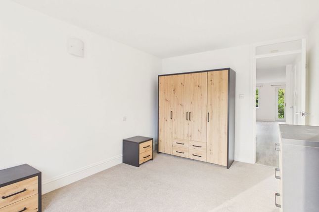 Westlands,Flat 33, Kings Road, Horsham photo 4