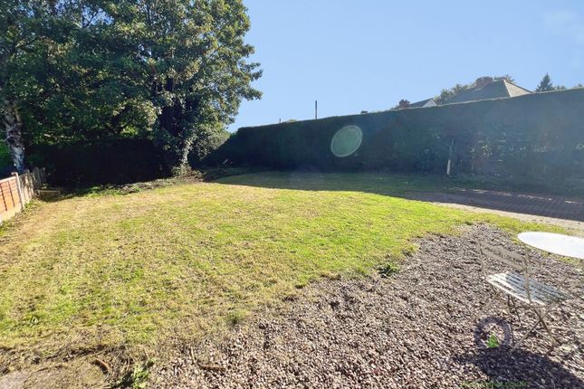 19, Claughton Road, West Midlands photo 3