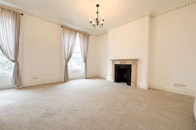 Flat 5, The Limes, 3 Priory Street, Cheltenham photo 2