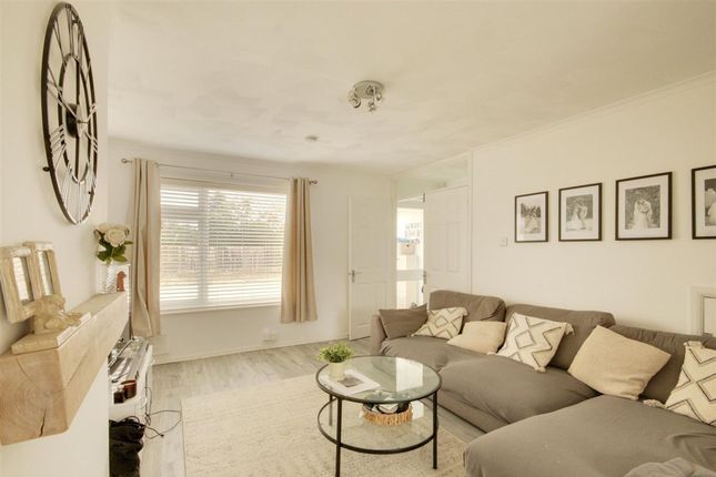 37, Chilgrove Close, Worthing photo 4