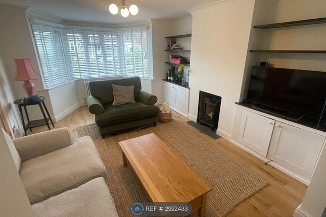 Chalfont Drive, Gillingham photo 3