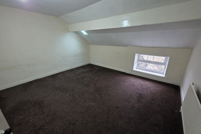153A, toller lane , Bradford photo 4