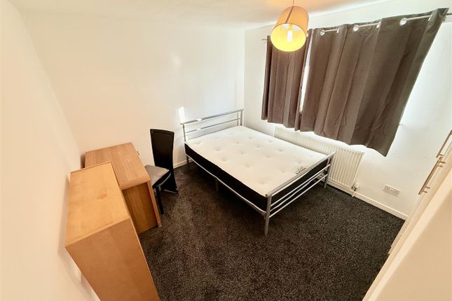 6 Bronte Court, Waverley Street, Nottingham photo 4