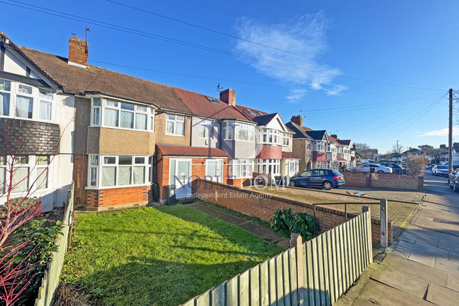 35 Amhurst Gardens, Isleworth photo 2