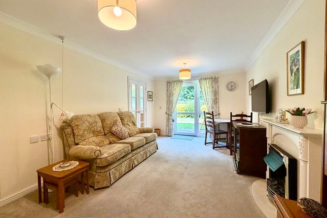 11, Penn Court, Calne photo 4