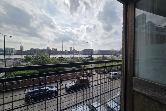 Wapping High Street, London photo 5