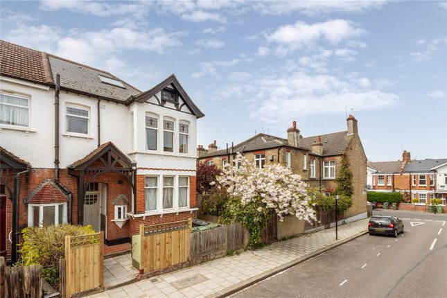 Thumbnail Maisonette for sale in Doverfield Road, London