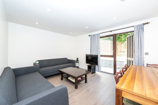 75, Minster Road, London photo 2