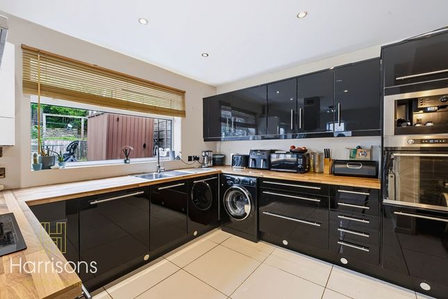 2, Douglas Avenue, Bolton photo 4