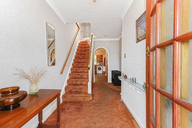 Larkshall Crescent, London photo 2
