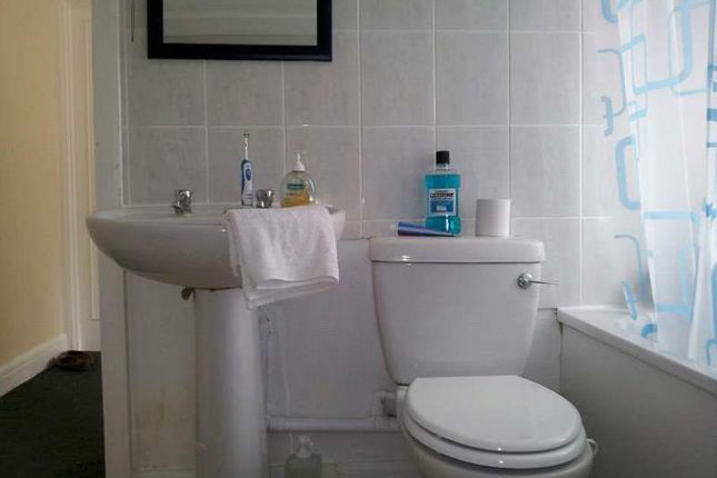 9, Courtleigh Gardens, London photo 4