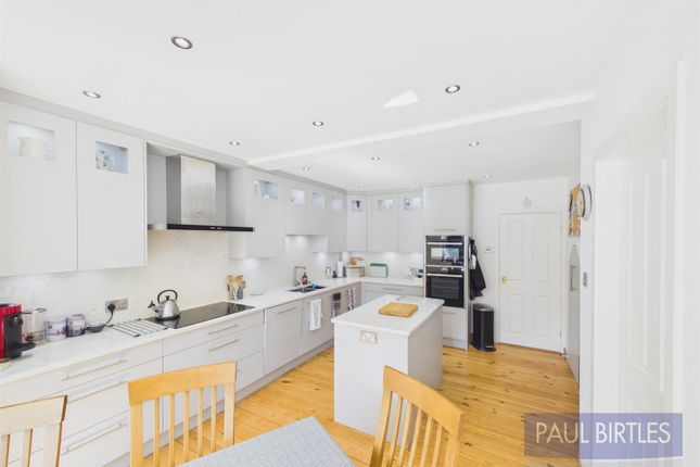 14, Teesdale Avenue, Trafford photo 4