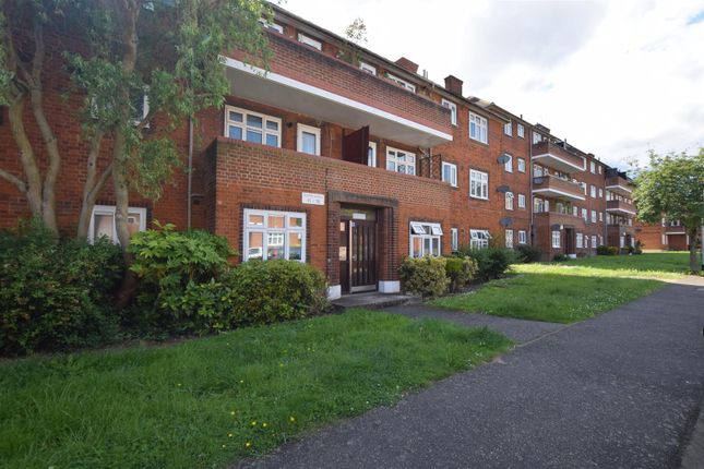 Flat for sale in Rivenhall Gardens, London