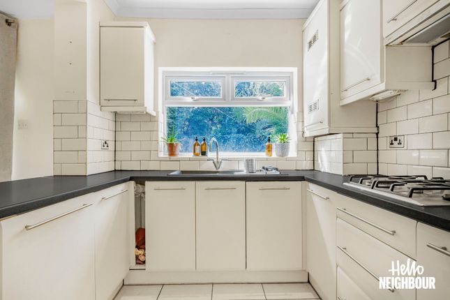 109, Cavendish Drive, London photo 3