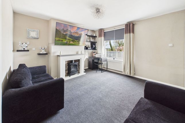 4 Strawberry Bank, Sutton-In-Ashfield photo 2