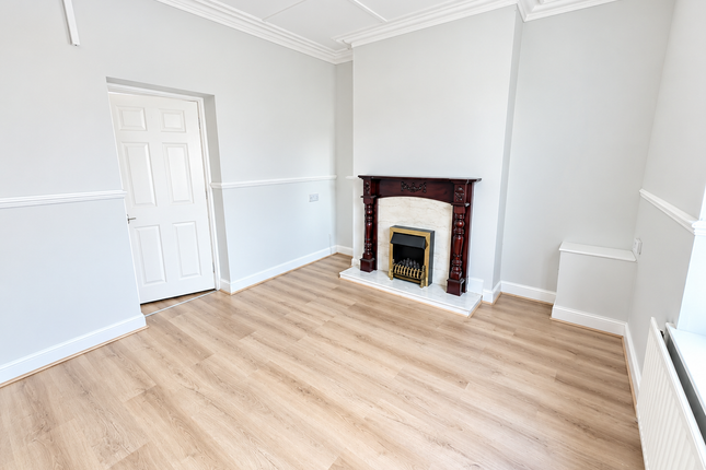 Gordon Terrace, Shield Row photo 4