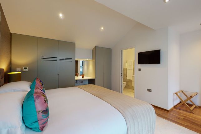 Town house to rent in Cheval Place, Knightsbridge