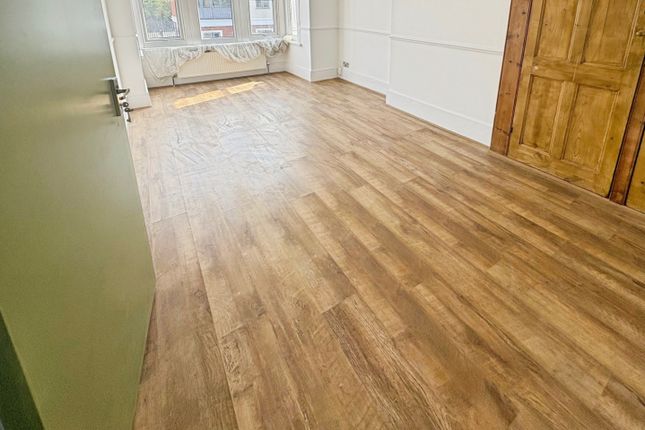3, Gainsborough Drive, Westcliff-On-Sea photo 5