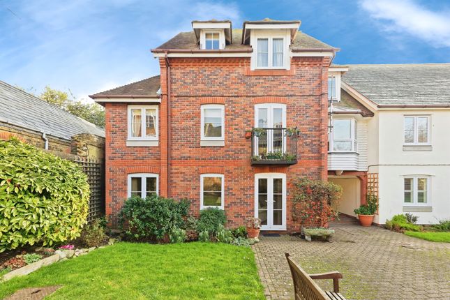 2-bed flat on 44, Gange Mews, Faversham, £190,000