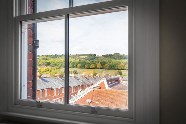 283 High Street, Dorking photo 4