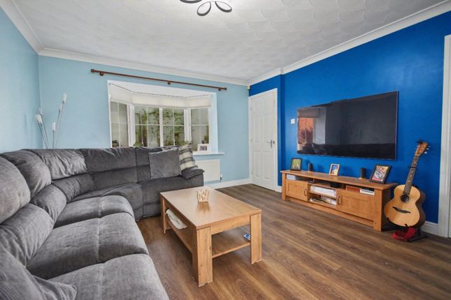 21, Clover Walk, Pontefract photo 3