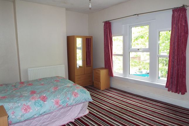 Terraced house to rent in Second Avenue, Selly Park, Birmingham
