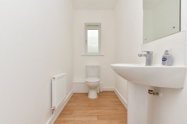 15, Saxon Way, Ramsgate photo 4