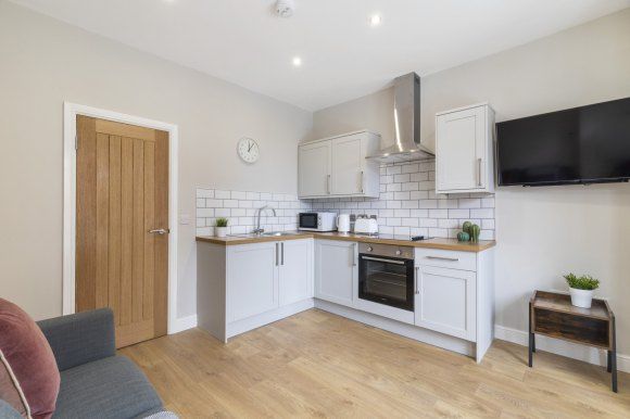 2-bed house on Flat 24A, 24A, Moorland Road, Leeds, £758/mo