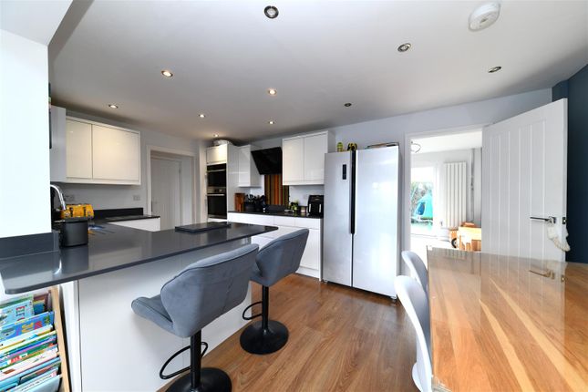 Canterbury Way, Stevenage photo 3