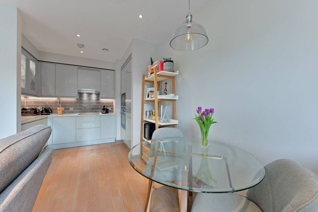 Flat for sale in Drapers Yard, Wandsworth, London