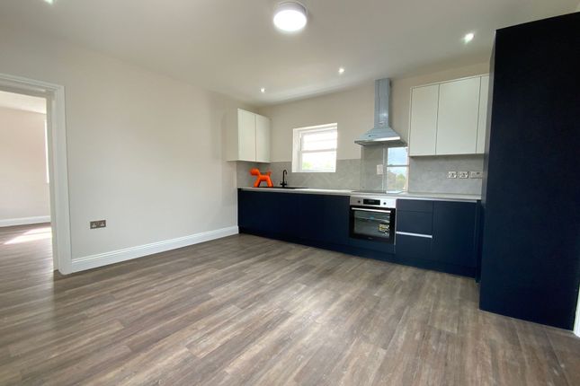 Flat to rent in Stuart Road, High Wycombe