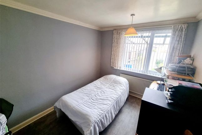Bungalow to rent in Byron Street, Loughborough, Leicestershire