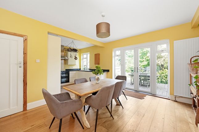 23, Canberra Road, London photo 4
