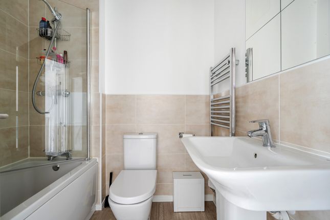 51, Harebell Gardens, Houghton Regis photo 4