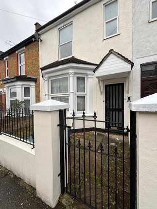 Thumbnail Property to rent in Moseley Street, Southend-On-Sea