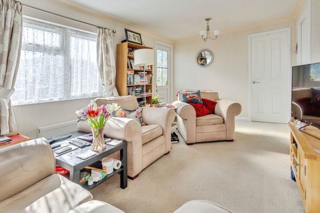 39 The Oaks, Horsham Road, Dorking photo 4