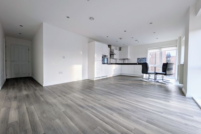 Immaculate 2 Bed Flat