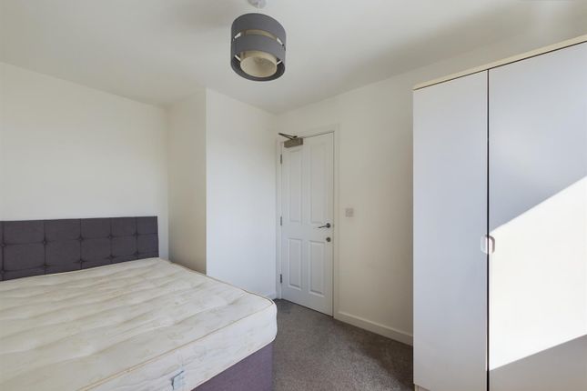 Room to rent in St. Johns Close, Peterborough