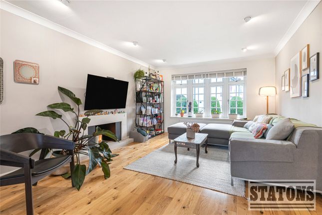 4a, Victoria Close, Barnet photo 4